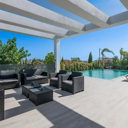 Villapadierna Solstice Sanctuary * Εστεπόνα