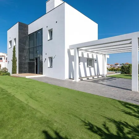 Villapadierna Solstice Sanctuary Βίλα