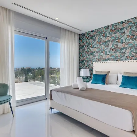 Villapadierna Solstice Sanctuary * Εστεπόνα
